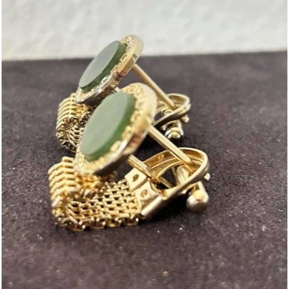 Vintage 60s Gold-Tone Cufflinks Green Stone Metal Mesh Wrap VGUC